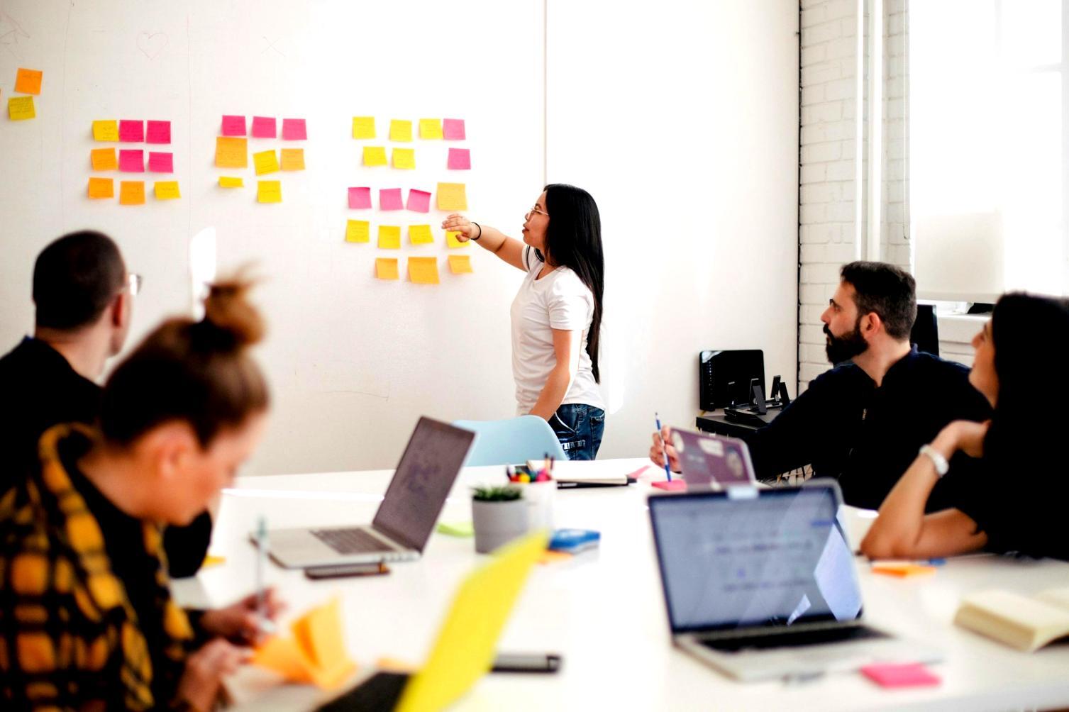 Übersichtliche Darstellung von Website-Daten und Traffic-Analysen